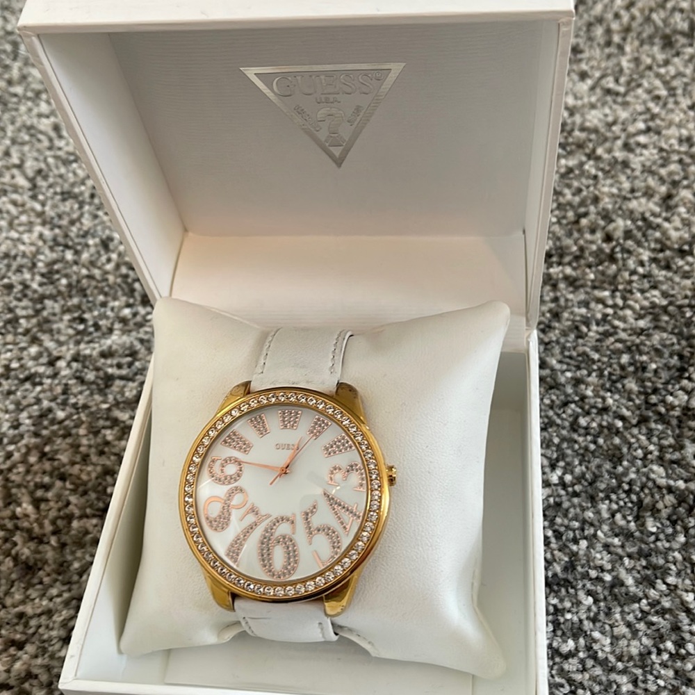 Y2k era 2008 Guess watch